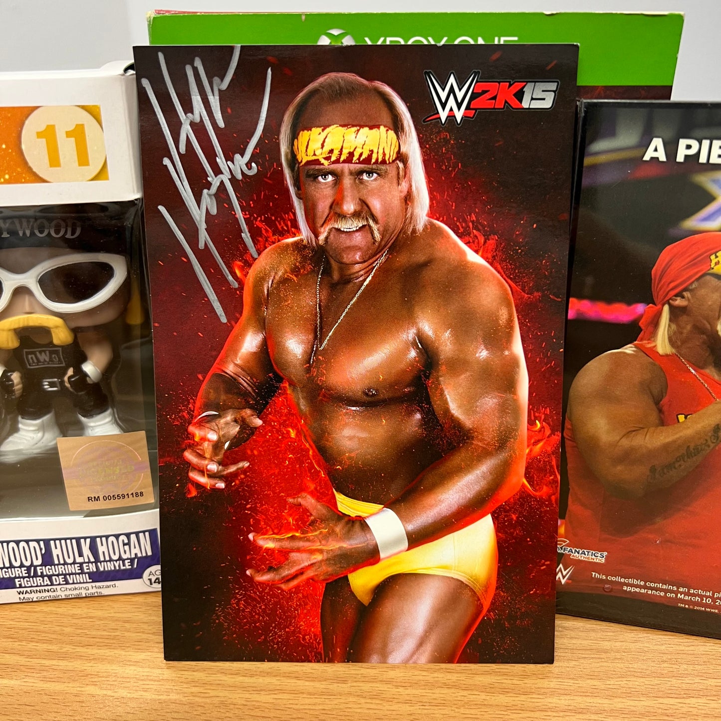 WWE 2K15 Hulkamania Edition - Signed Photo, Hollywood Pop 11, Relic Rare Merchandise