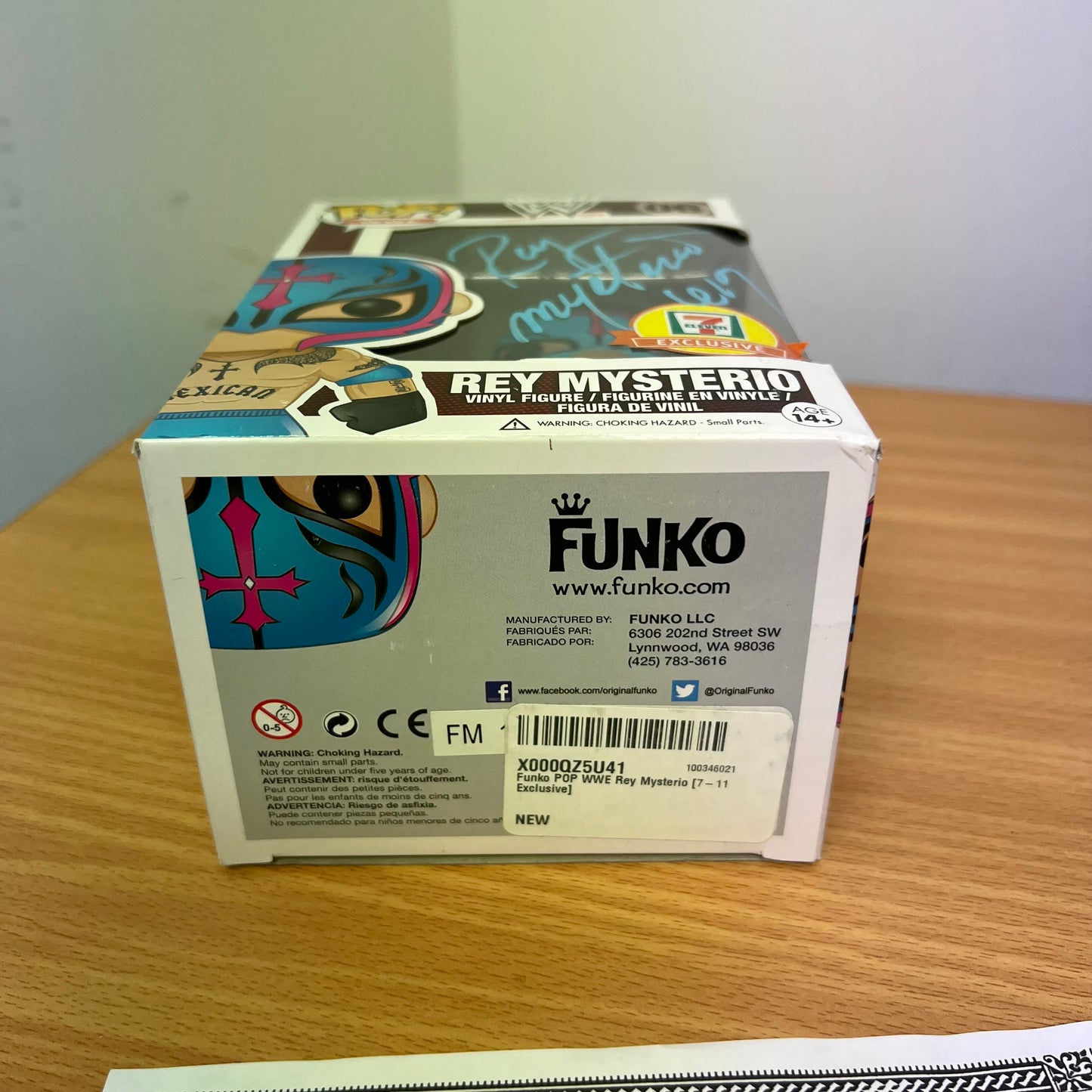 Rey Mysterio - WWE Signed Autographed COA Funko Pop 06 711 Rare Exclusive