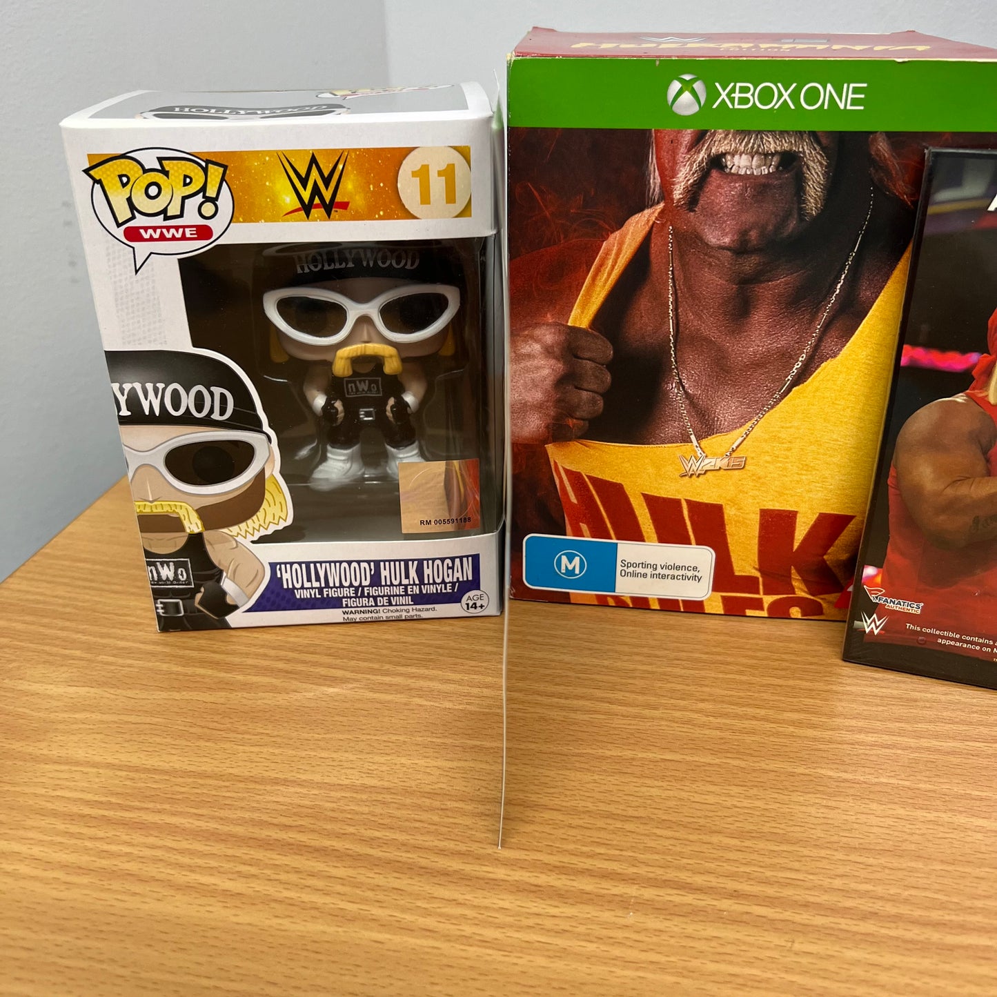 WWE 2K15 Hulkamania Edition - Signed Photo, Hollywood Pop 11, Relic Rare Merchandise