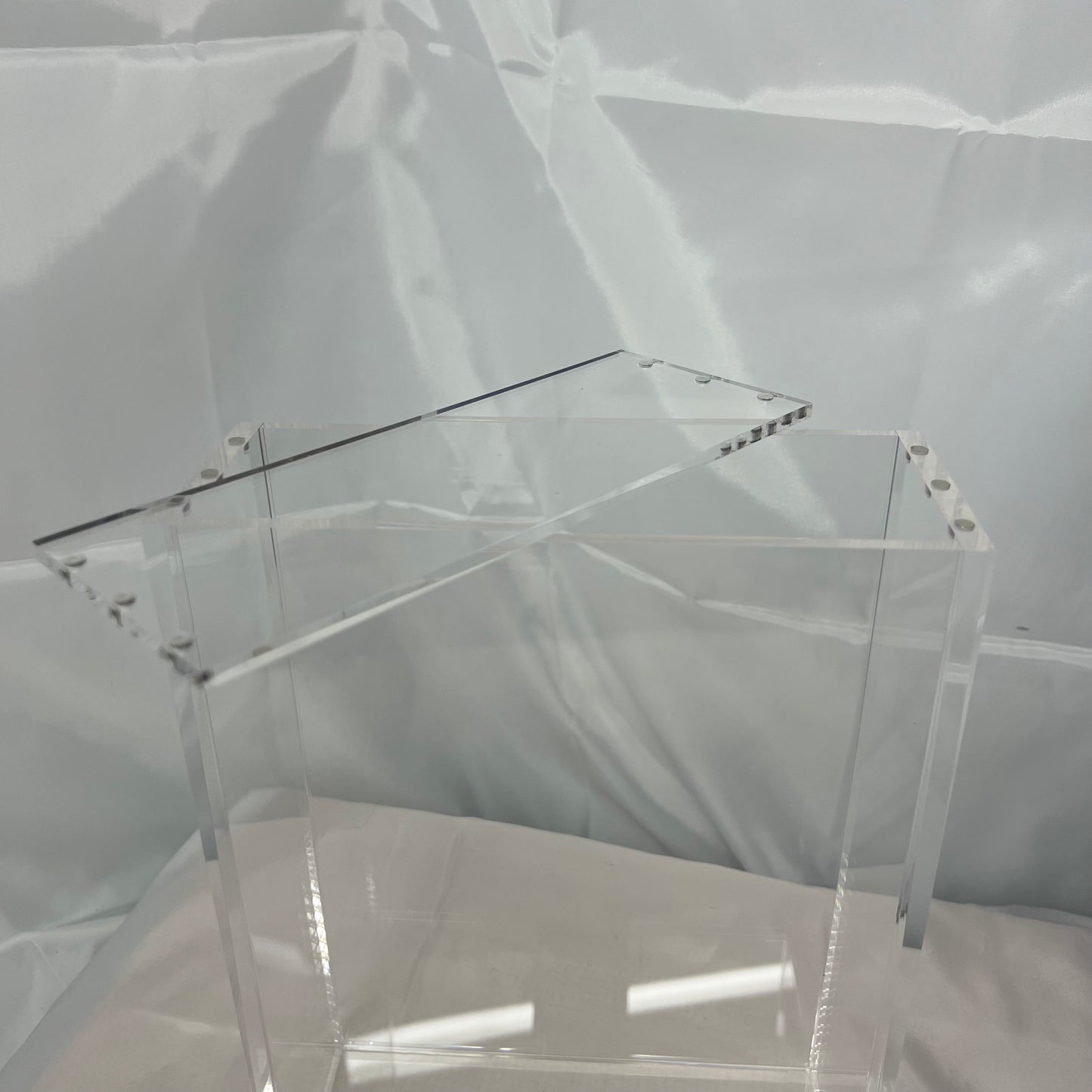 Acrylic Plastic WWE AEW Action Figures Defender Protector Magnetic Case