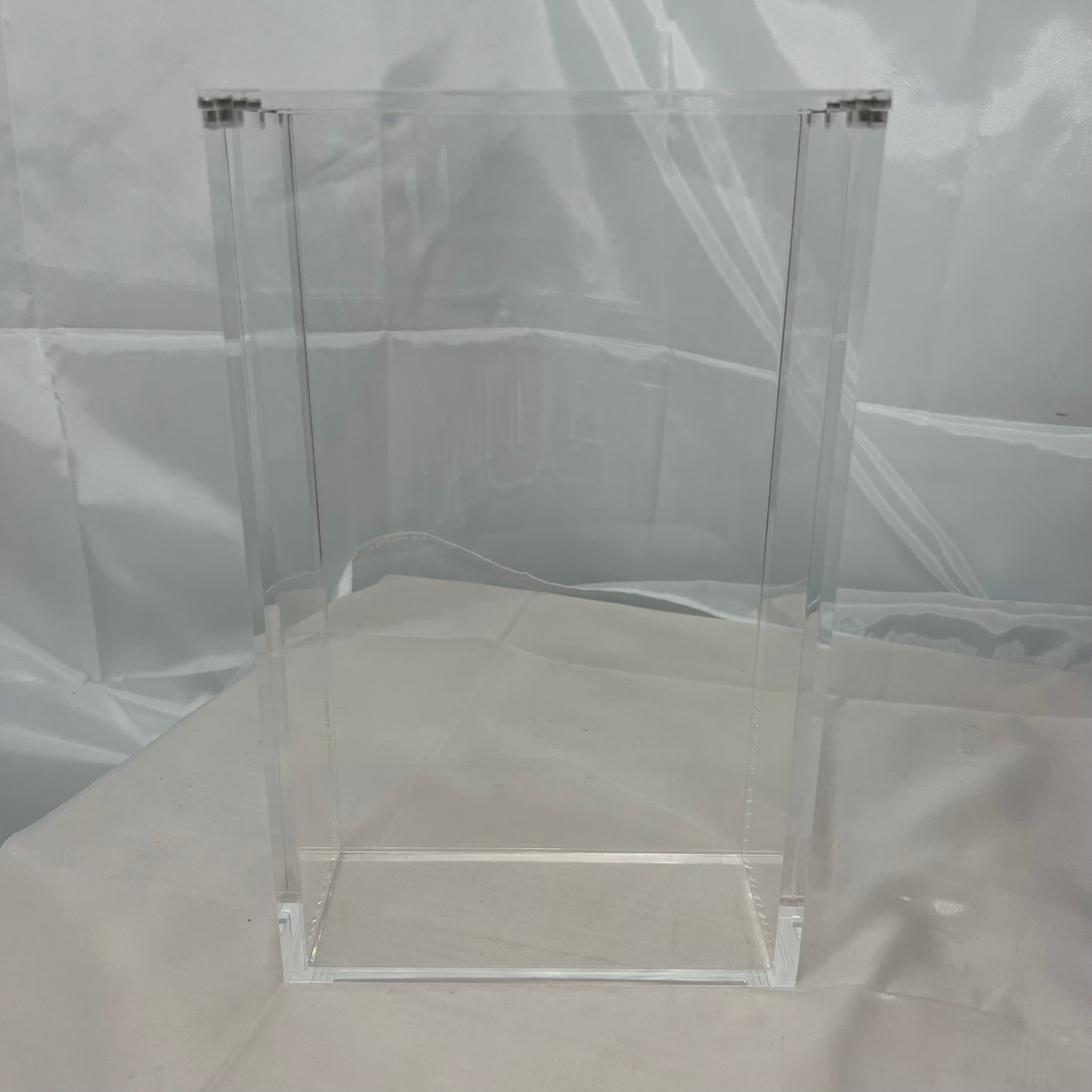 Acrylic Plastic WWE AEW Action Figures Defender Protector Magnetic Case