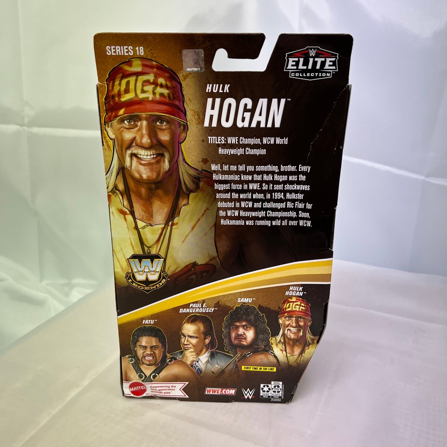 Hulk Hogan - WWE Elite Legends 18 Action Figure