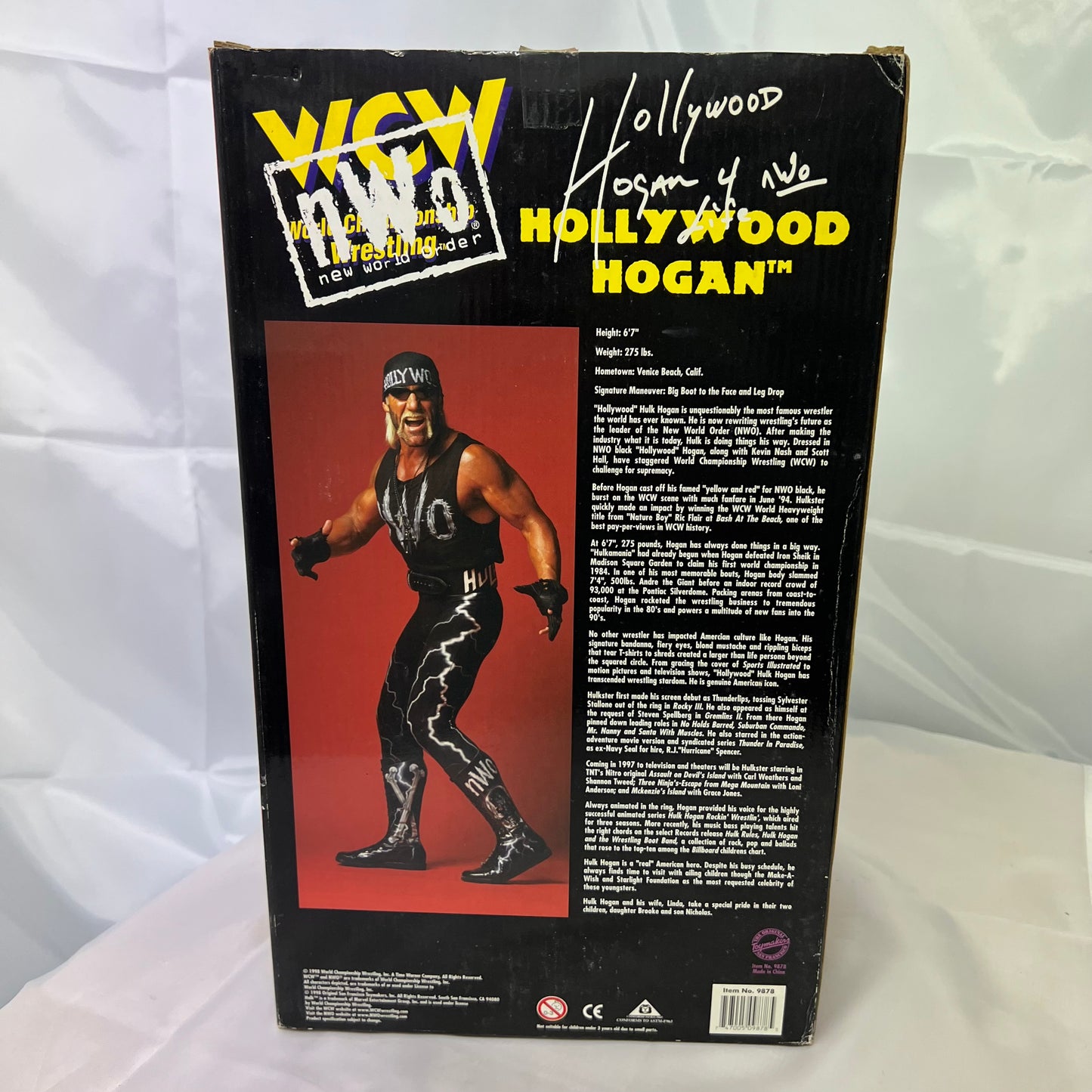 Hulk Hogan - WCW Signature Series Action Figure WWE Sealed