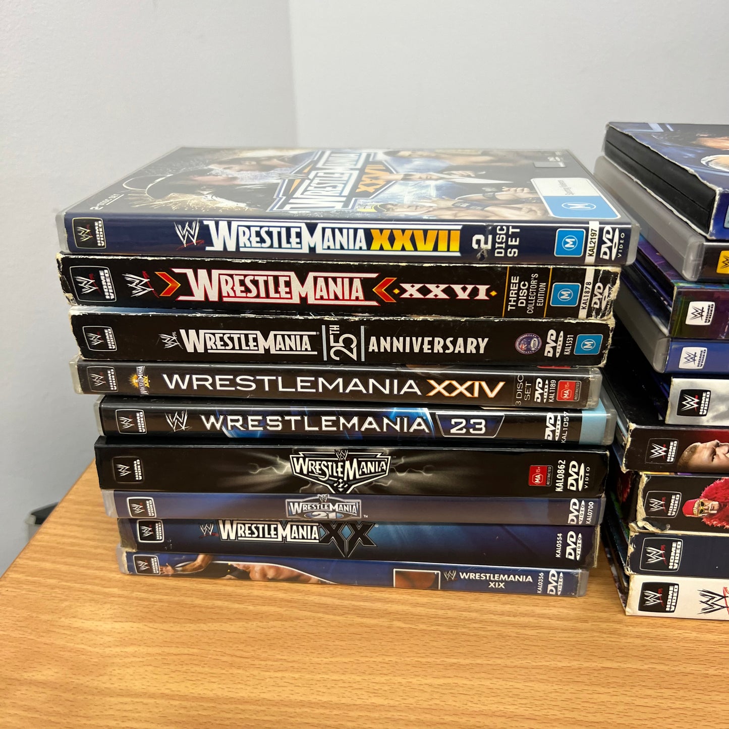 WWE DVD 18 x Wrestlemania 9 - 35, 38 Bundle Lot