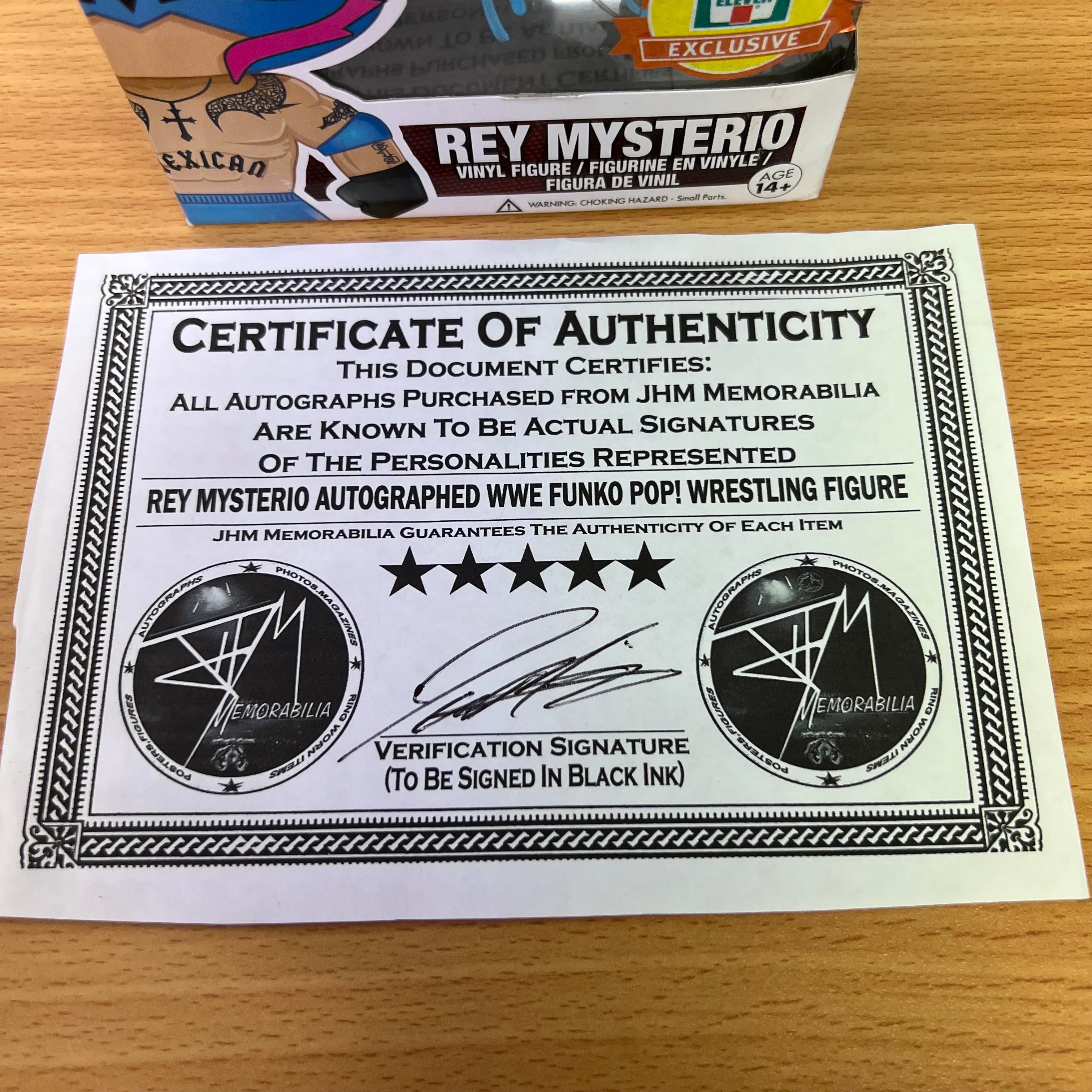 Rey Mysterio WWE Signed Pop 06 711 with COA Funko Pop Rare