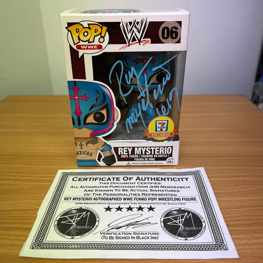 Rey Mysterio WWE Signed Pop 06 711 with COA Funko Pop Rare