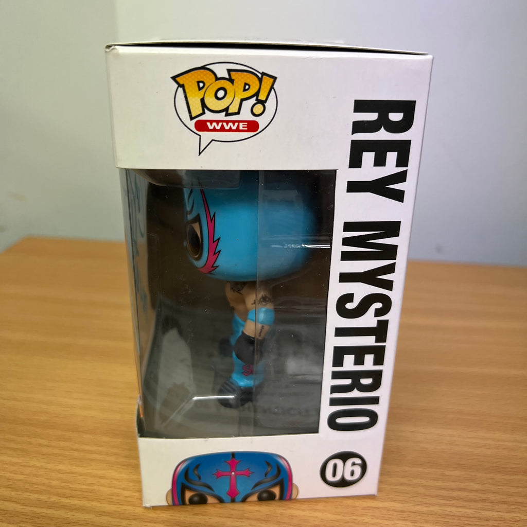 Rey Mysterio WWE Signed Pop 06 711 with COA Funko Pop Rare