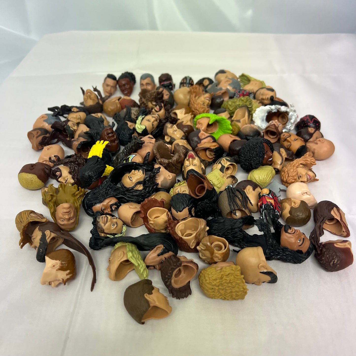 3KG + of Heads, Torsos, Legs WWE Action Figures for Customisers