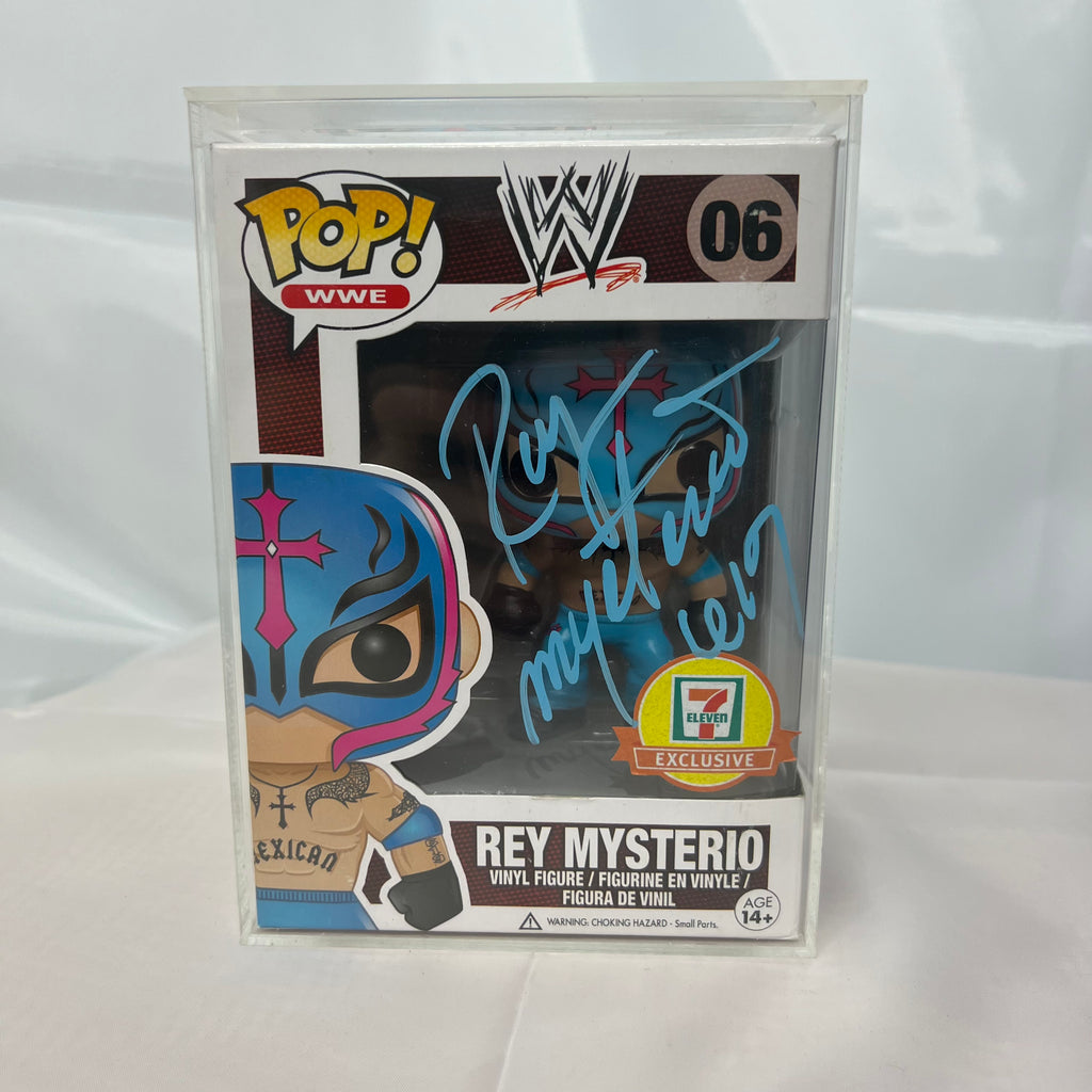 Rey Mysterio WWE Signed Pop 06 711 with COA Funko Pop Rare