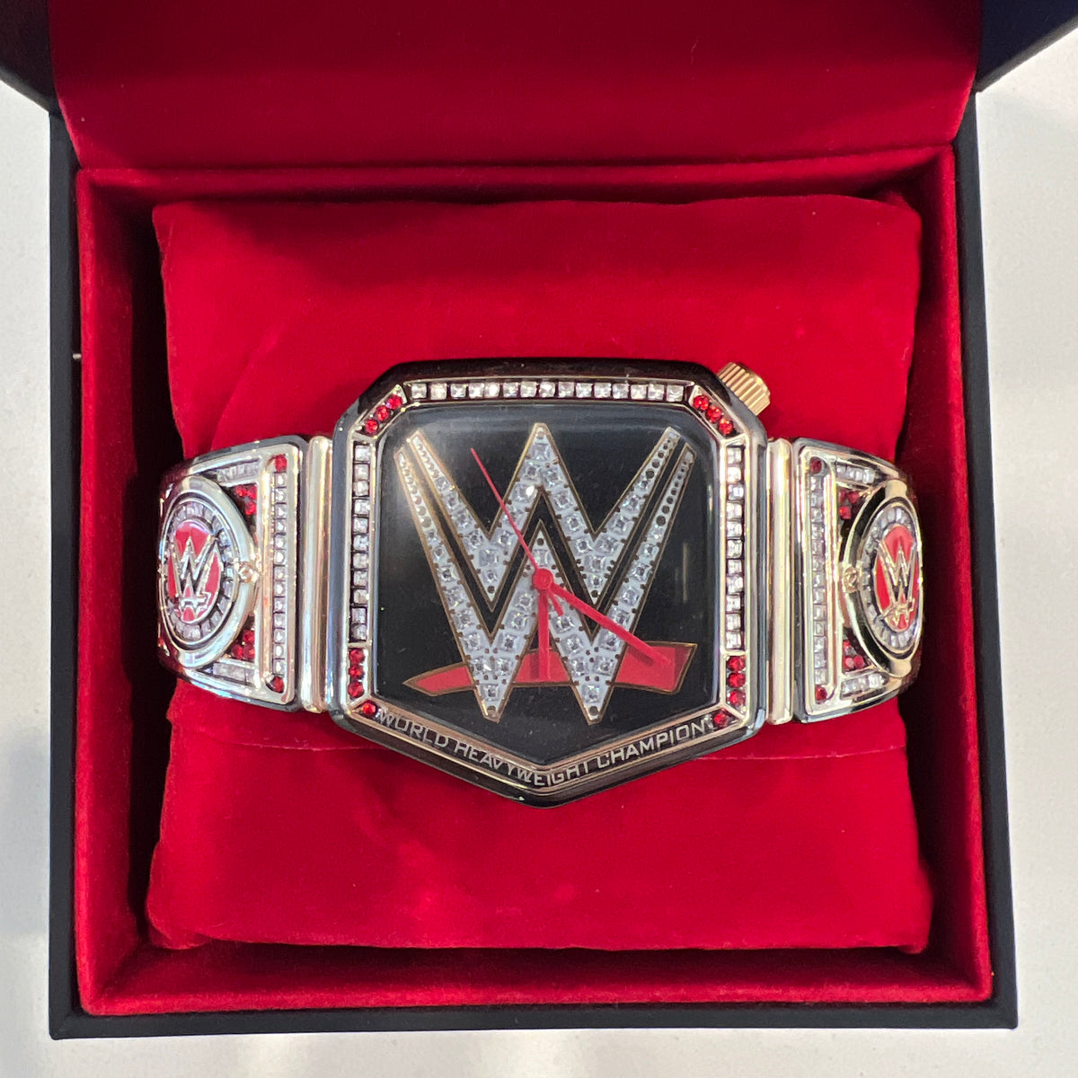 Rare 2016 WWE World Heavyweight Champion Watch COA Included