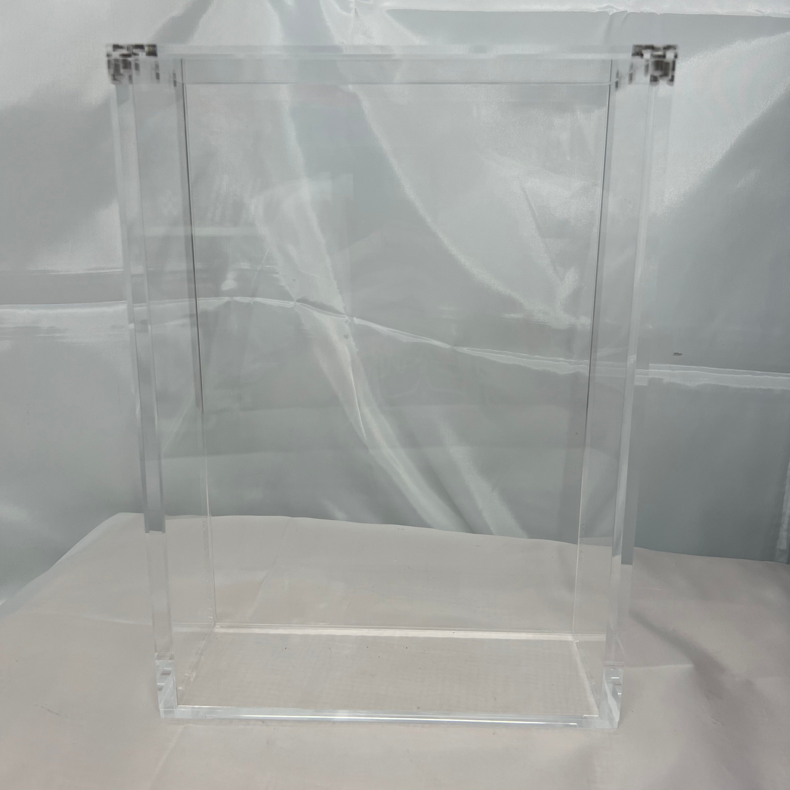 Acrylic Plastic WWE AEW Action Figures Defender Protector Magnetic Case
