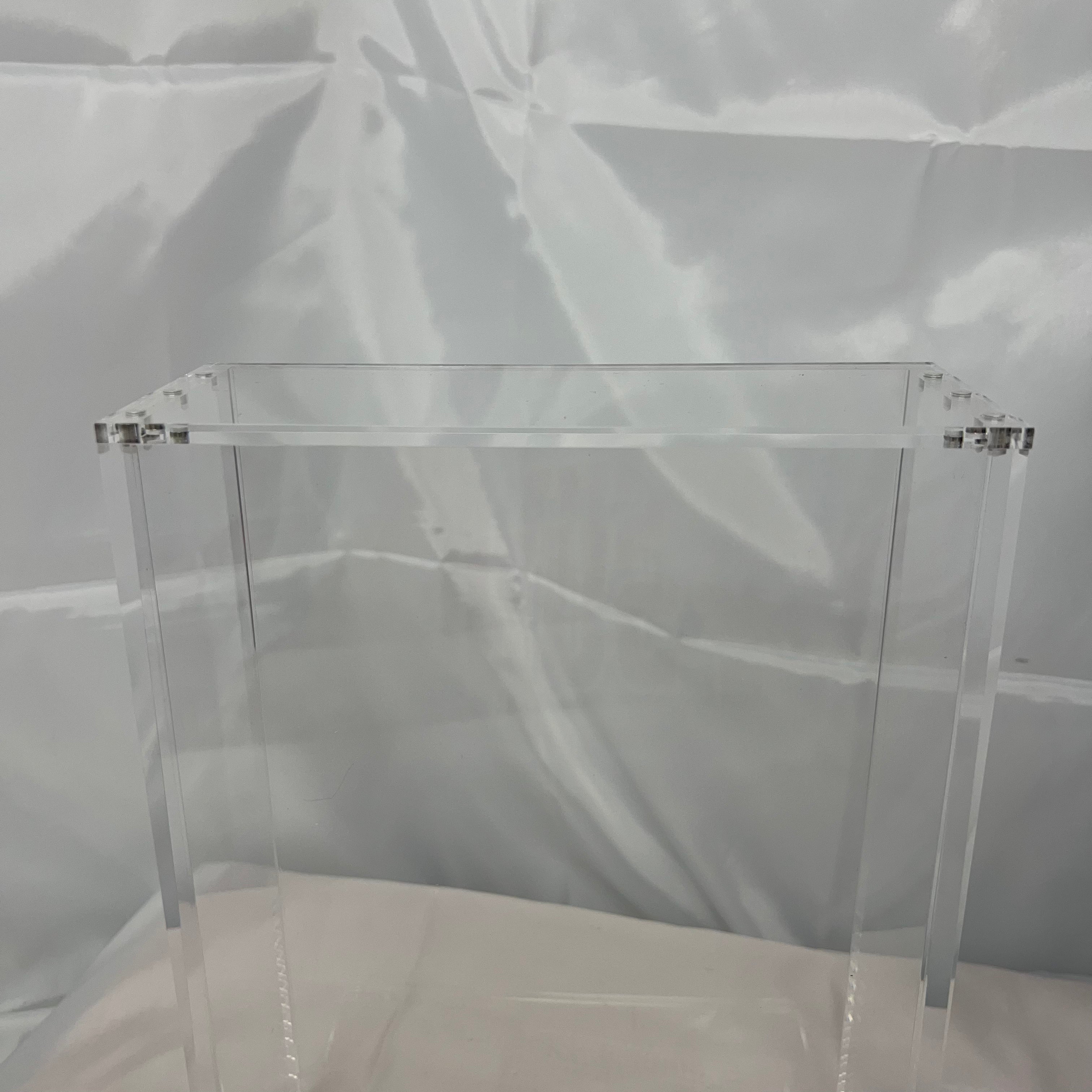 Acrylic Plastic WWE AEW Action Figures Defender Protector Magnetic Case