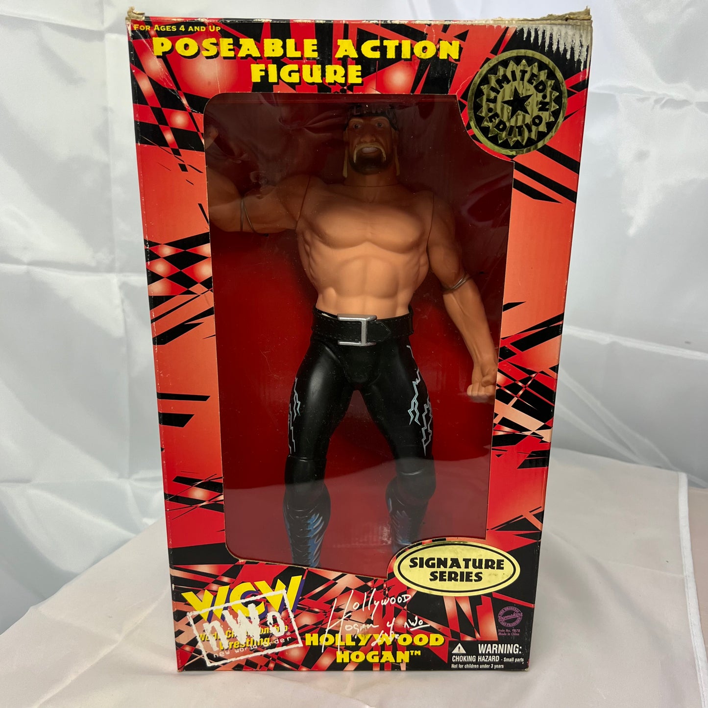 Hulk Hogan - WCW Signature Series Action Figure WWE Sealed