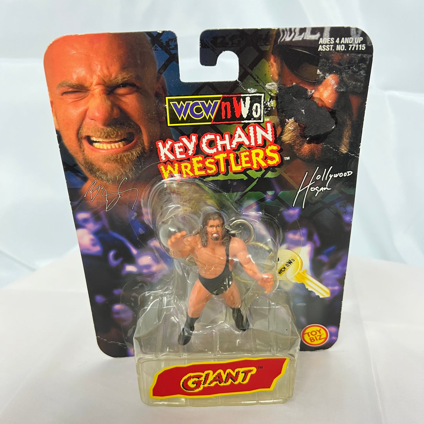 Giant - WCW Keychain Wrestlers Action Figure WWE