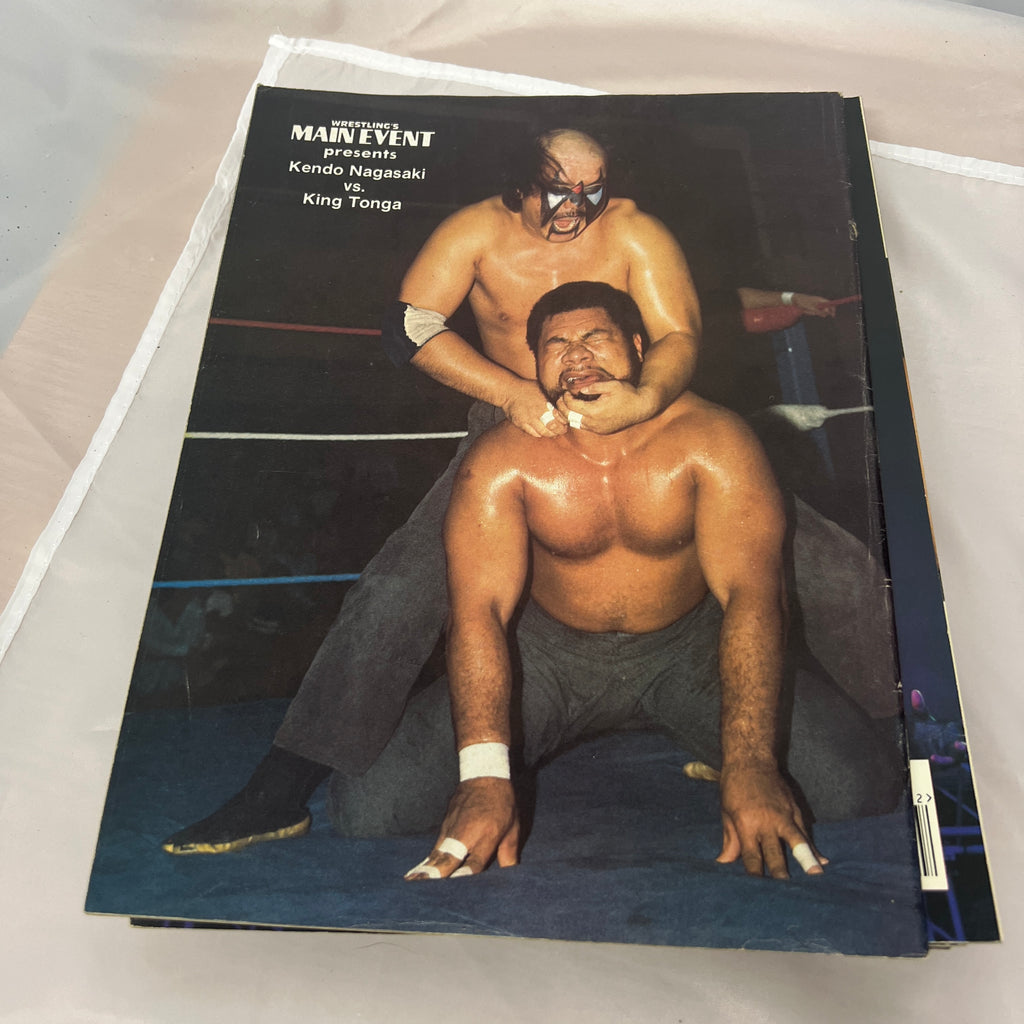 Wrestlings Main Event WWE WWF Magazine Retro Collectable Merchandise