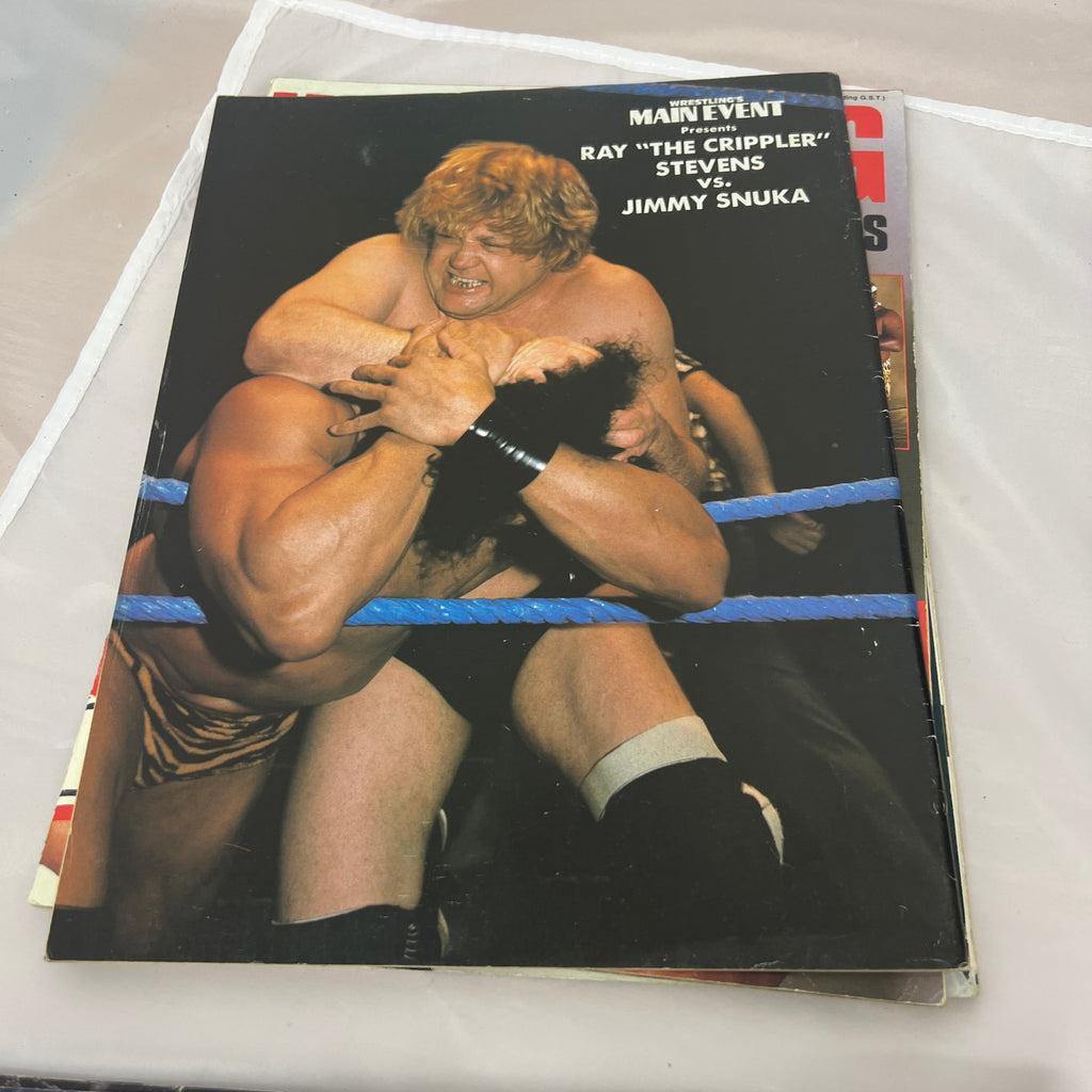 Wrestlings Main Event WWE WWF Magazine Retro Collectable Merchandise