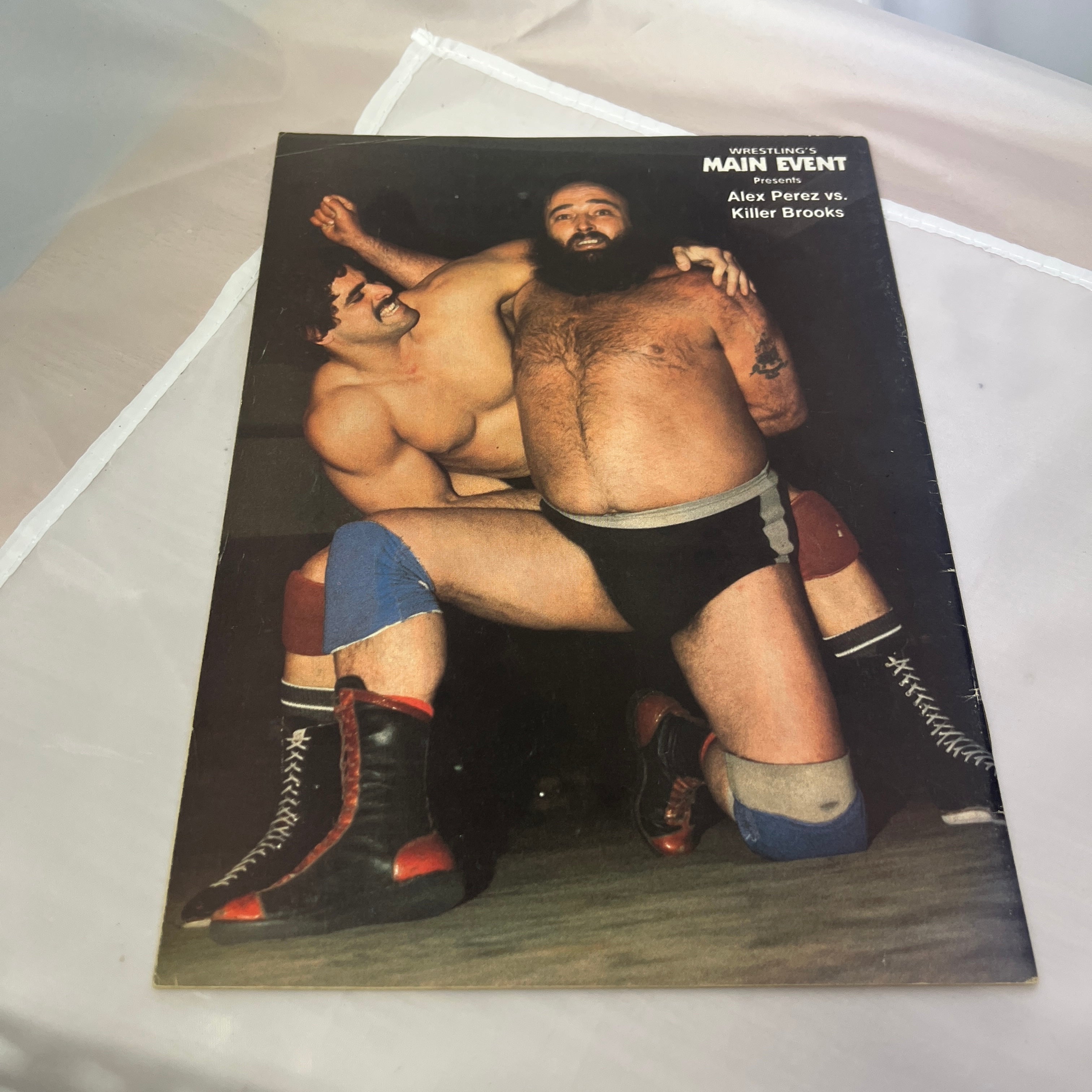 Wrestlings Main Event WWE WWF Magazine Retro Collectable Merchandise